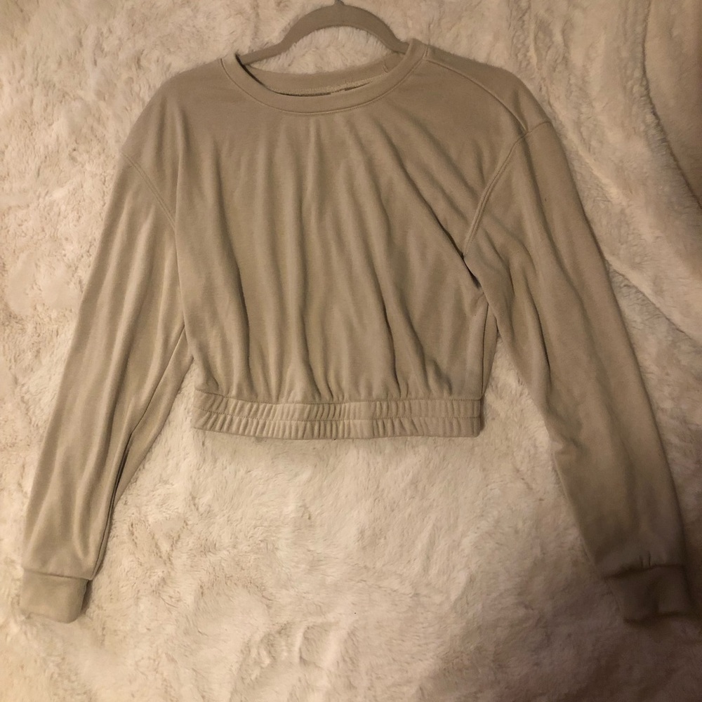 Long sleeved crop top